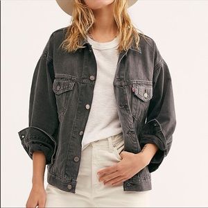NWT Levi’s Ex Boyfriend Trucker Jacket Washed Blk